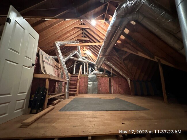 Building Photo - Collierville Home NOW Available on the Gol...