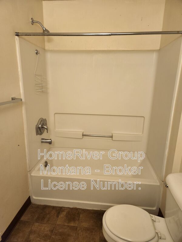 Building Photo - 532 S 3rd St W