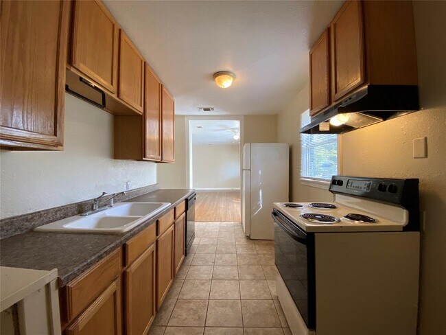 Building Photo - 4812 Roanoke St