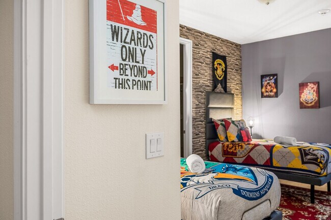 Building Photo - 421 Burma St