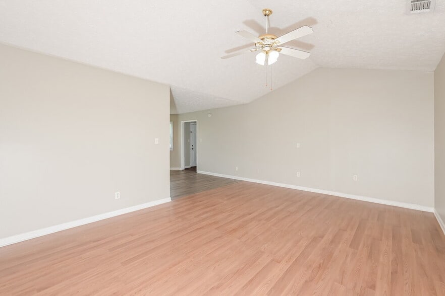 Building Photo - 372 Kay Dr