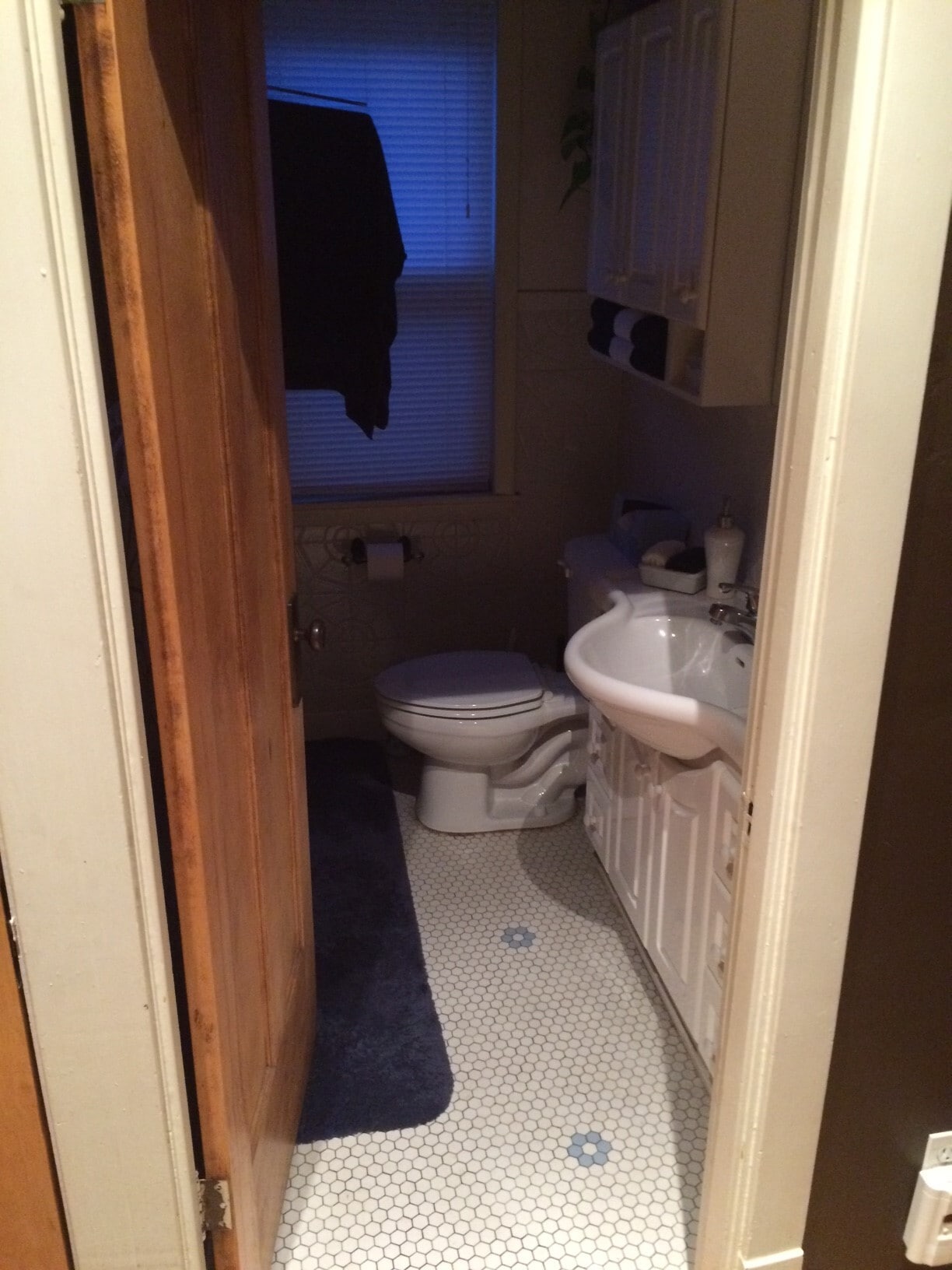 Shared Bathroom 2 - 2407 Grove Ave
