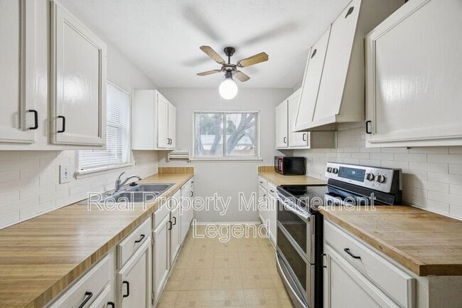 Building Photo - 317 E Grenoble Dr