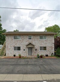 Building Photo - 113 E Apple St