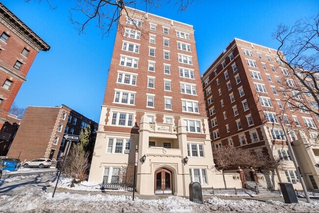 Building Photo - 1450-1454-1454 Beacon St