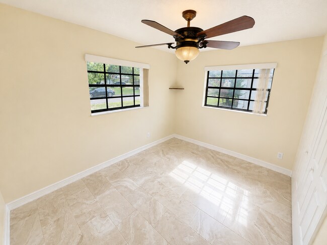 Building Photo - FOR RENT IN ROCKLEDGE — $2,350/MONTH