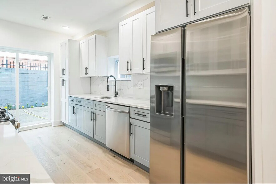 Building Photo - 1309 S 32nd St