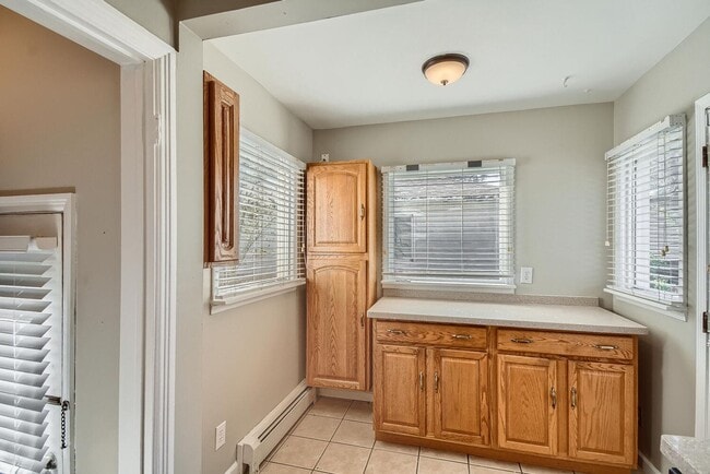 Building Photo - Spacious 4 Bed | 2 Bath Home Near Sloan’s ...