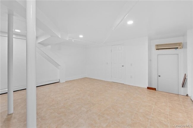 Building Photo - 325 McLean Ave