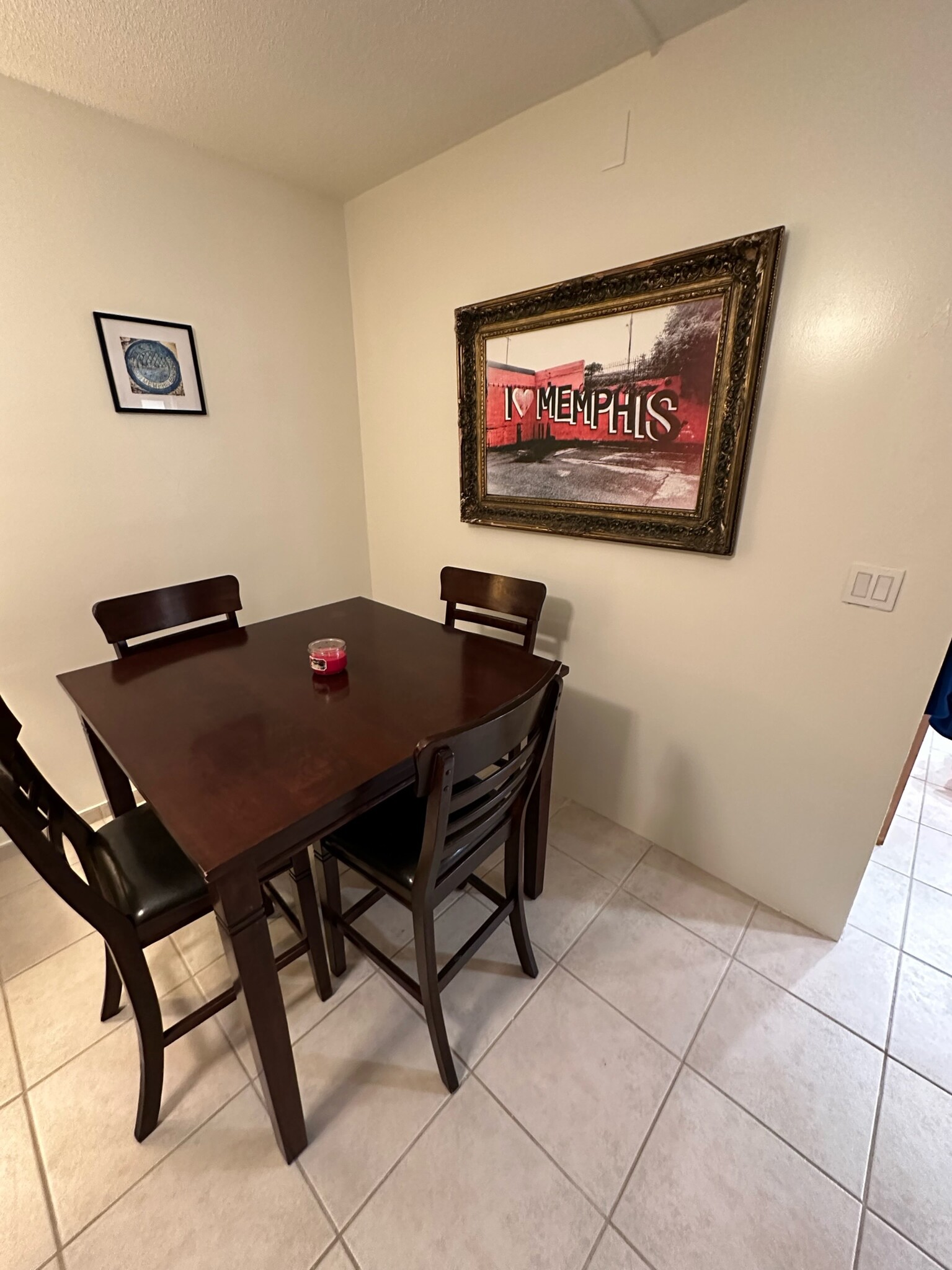 Dining - 1271 Poplar Ave