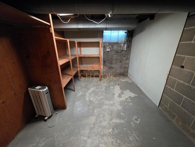 Building Photo - Cozy 3 BR Home Close to Campus and the Res...