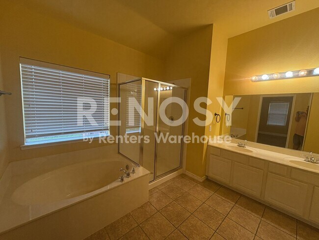 Building Photo - 1500 Dun Loggin Dr