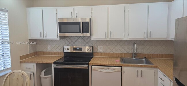 Building Photo - 21810 Cypress Cir