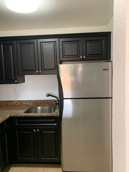 Building Photo - 14500 SW 88th Ave