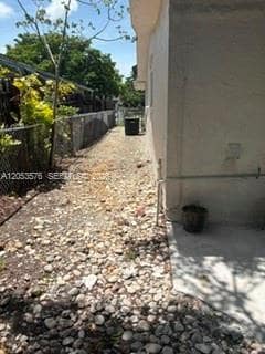 Building Photo - 6183 SW 41st Ct