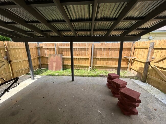 Building Photo - 8047 Fieldstream Way