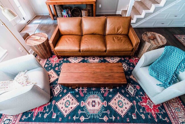 Building Photo - 406 NW Retreat Ln