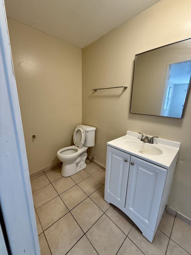 Building Photo - 4 bedroom in Jacksonville FL 32208