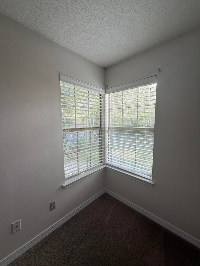 Building Photo - 1305 Ariel Ct