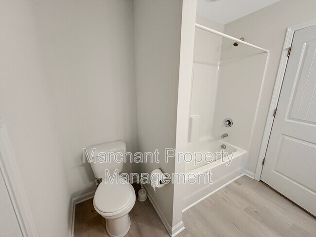 Building Photo - 459 Torrington Dr