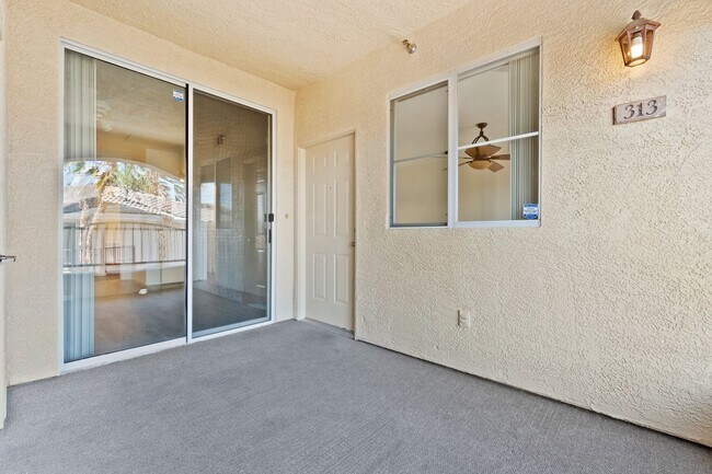Building Photo - GORGEOUS Condo in Guard Gated Community! C...