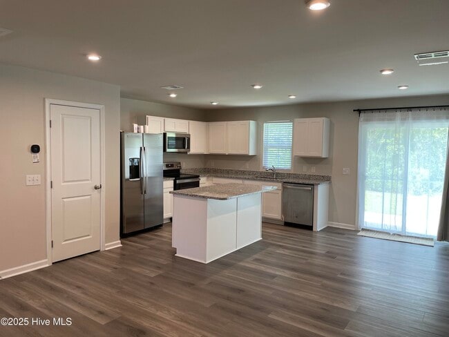 Building Photo - 1644 Branchwood Dr NE