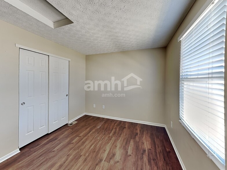 Building Photo - 5979 Haydens Crossing Blvd