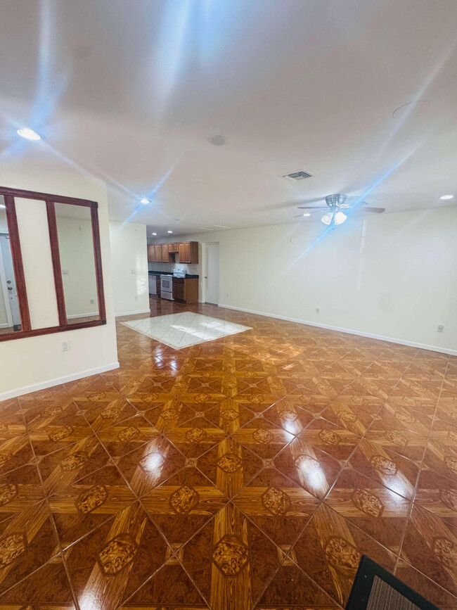 Building Photo - 782 Orchid Dr