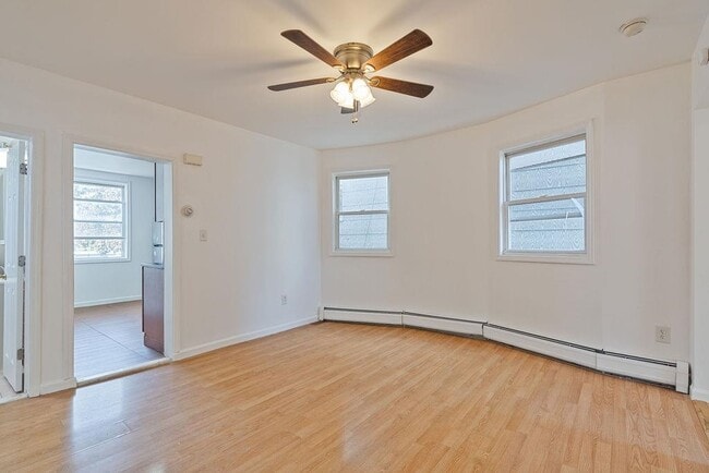 Building Photo - 337 Summit Ave