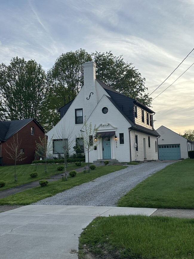 Building Photo - 515 Woodlawn Rd