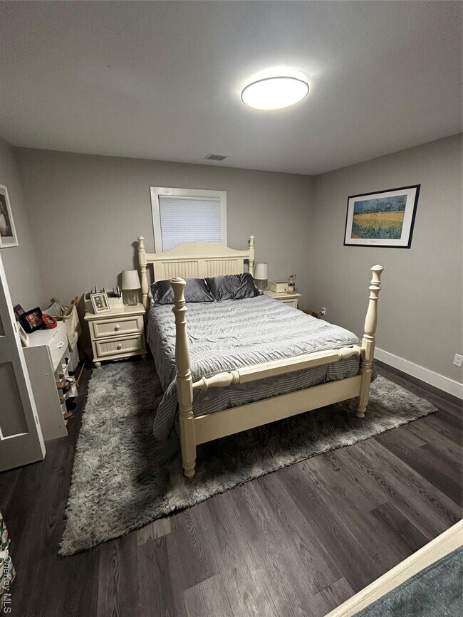 Building Photo - 25 Lorraine Ct