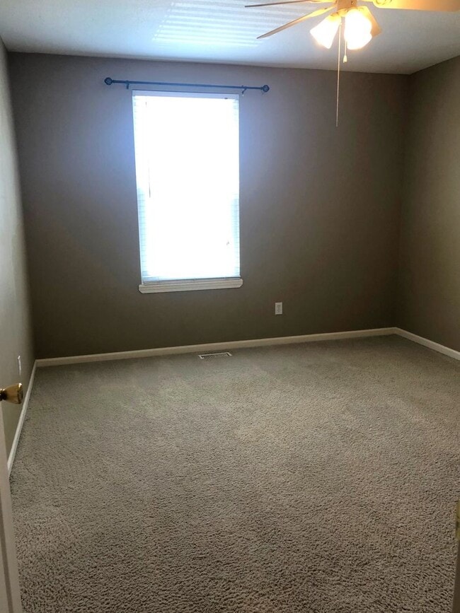 Building Photo - 2132 Shenandoah Dr