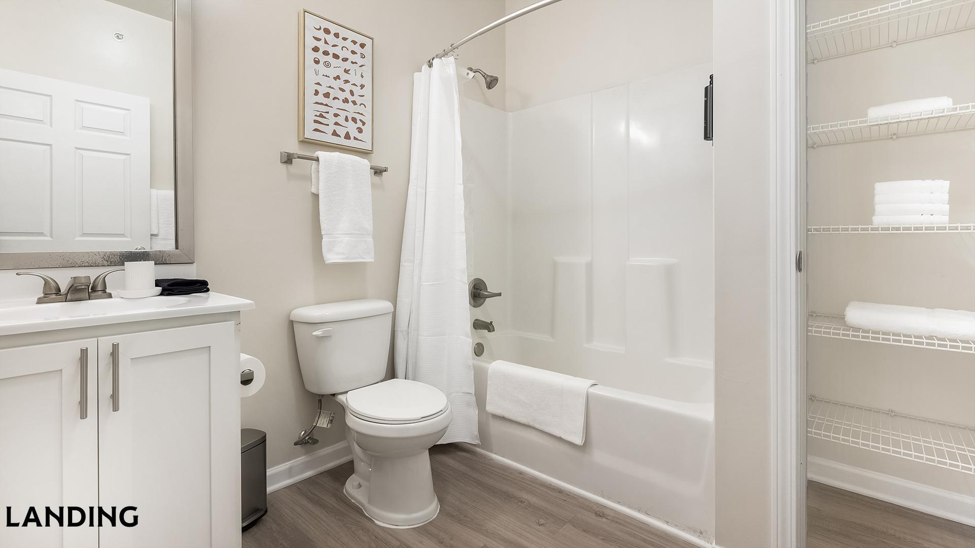 Building Photo - 9015 Kings Grant Dr