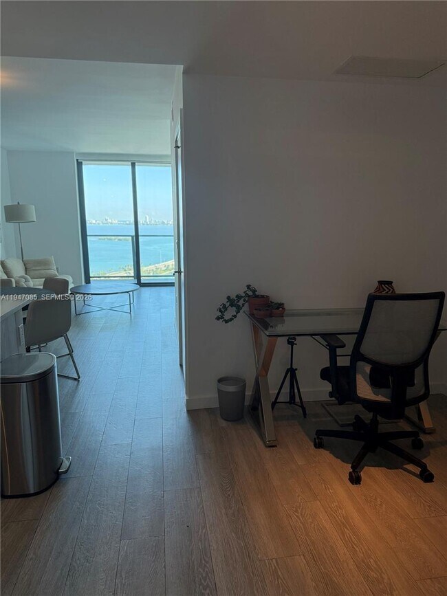 Building Photo - 501 NE 31st St