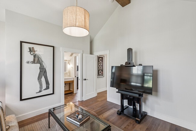 Building Photo - 1810 Quail Ct