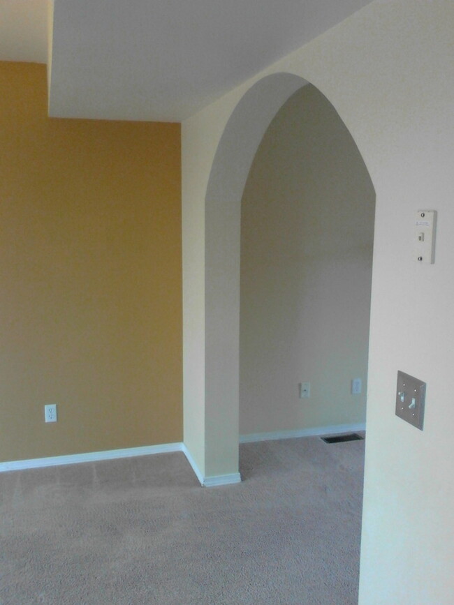 Building Photo - Light airy two story minutes from Fort Carson