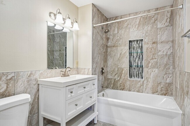 Building Photo - Renovated Private Entry 2 Bedroom Apartment Available!