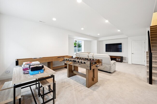 Building Photo - Absolutely Gorgeous Cordera Home