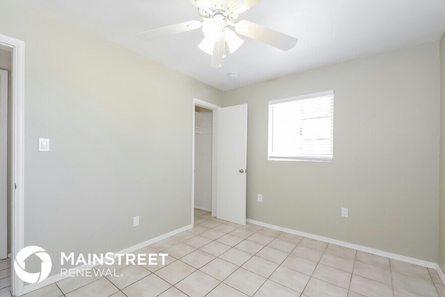 Building Photo - 4501 E 24th St