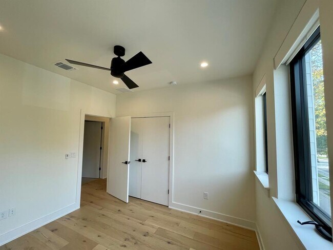 Building Photo - 1309 Palo Duro Rd