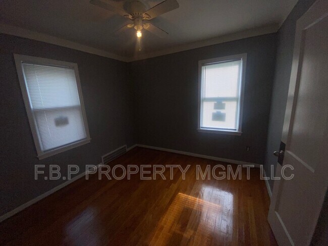 Building Photo - 14847 Cheyenne St