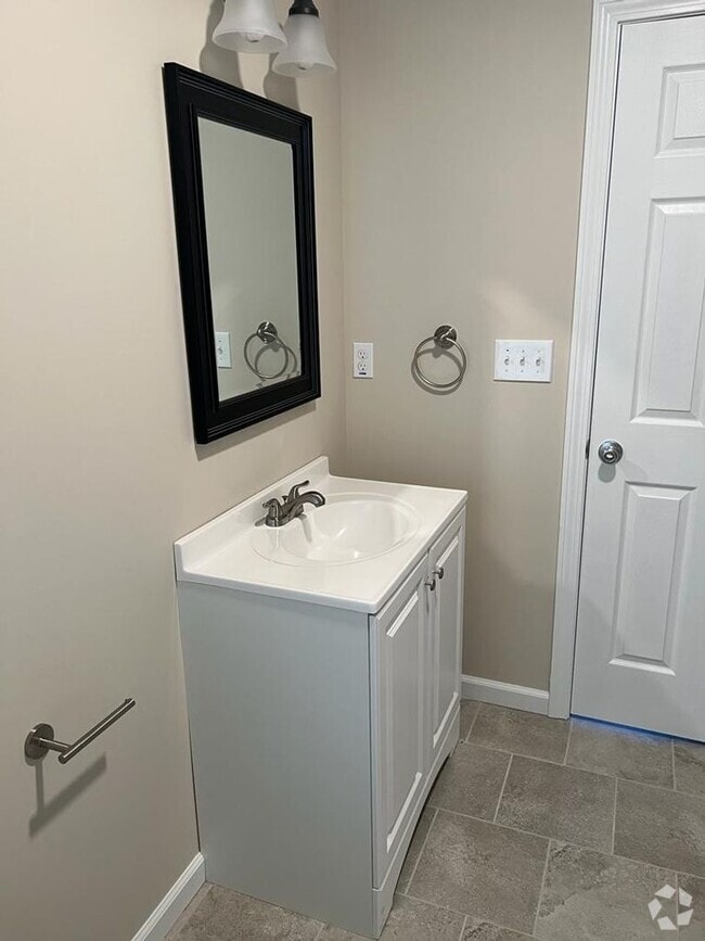 Building Photo - Brand New Construction! 3 Bedroom!
