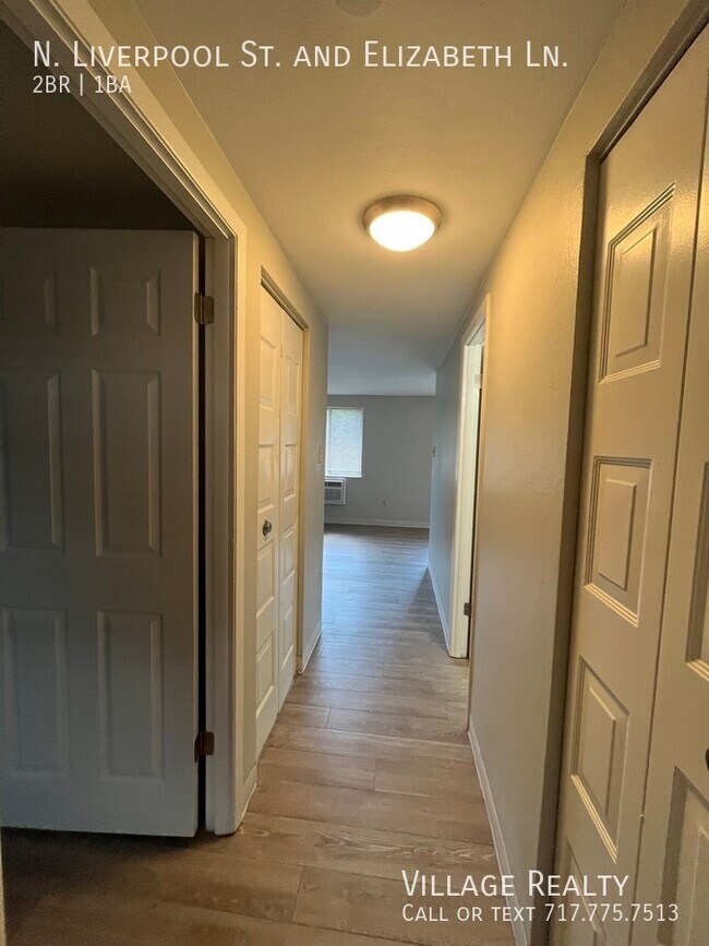 Building Photo - 65 N Liverpool St