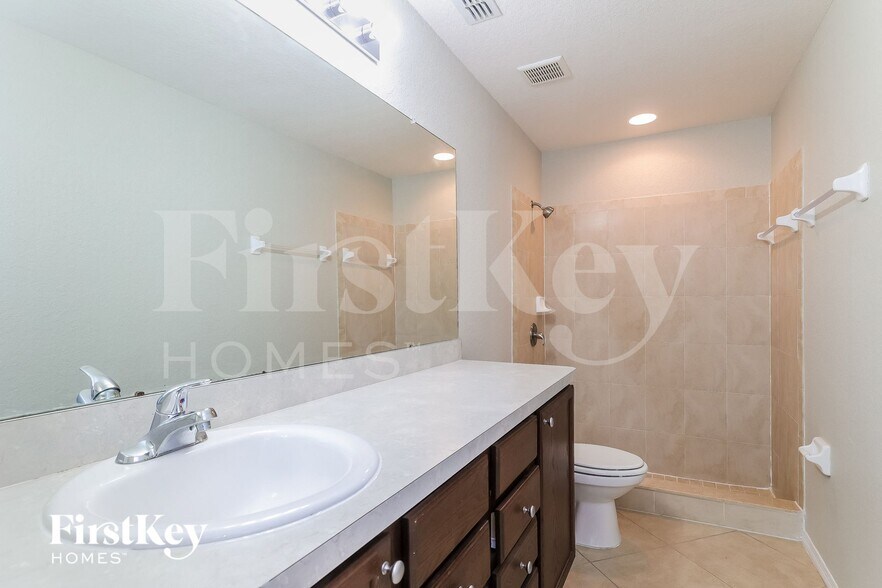 Building Photo - 850 Terranova Rd