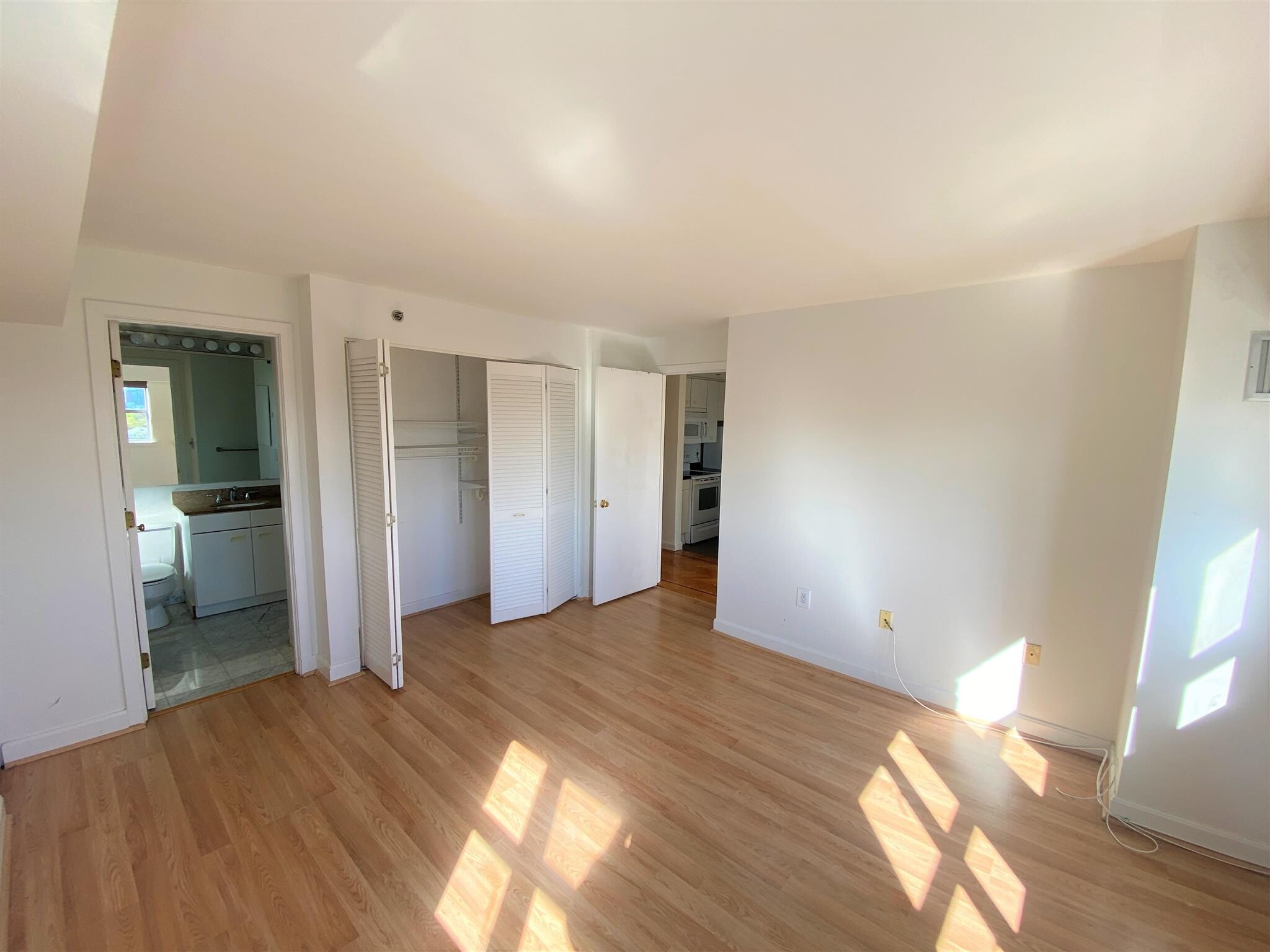 Building Photo - 931 Massachusetts Ave