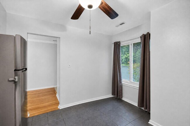 Building Photo - 71 Aiken St