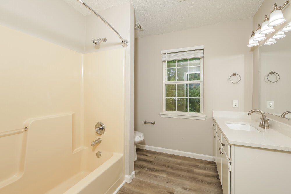 Building Photo - 649 Meadows Edge Ln