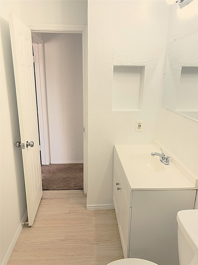 Building Photo - 19906 Rising Star Dr