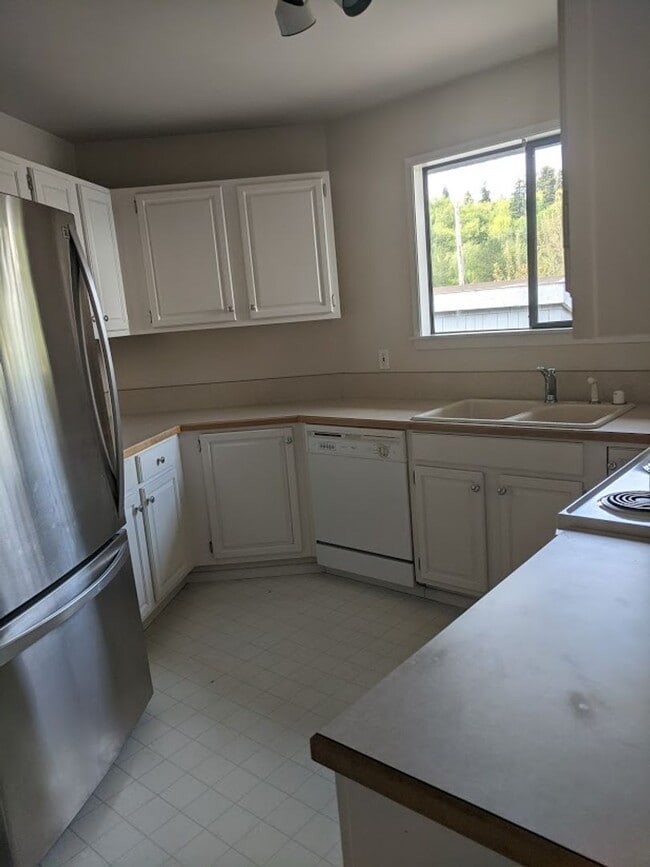 Building Photo - Mercer Island 2 bedroom Condo