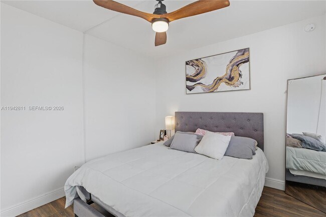 Building Photo - 9340 Lagoon Pl